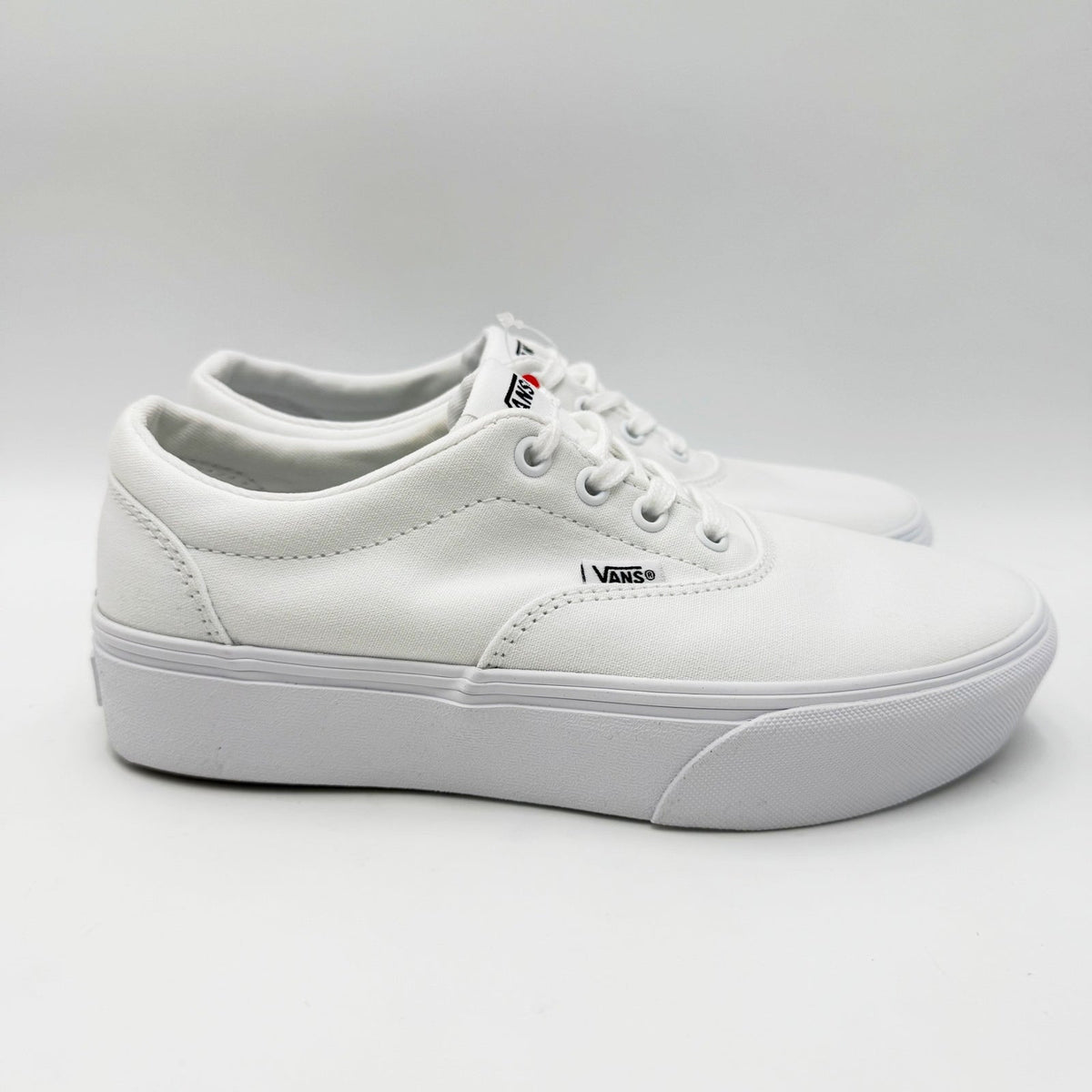 Vans Womens Doheny Platform Casual Sneakers Size 7.5 White Canvas NWT