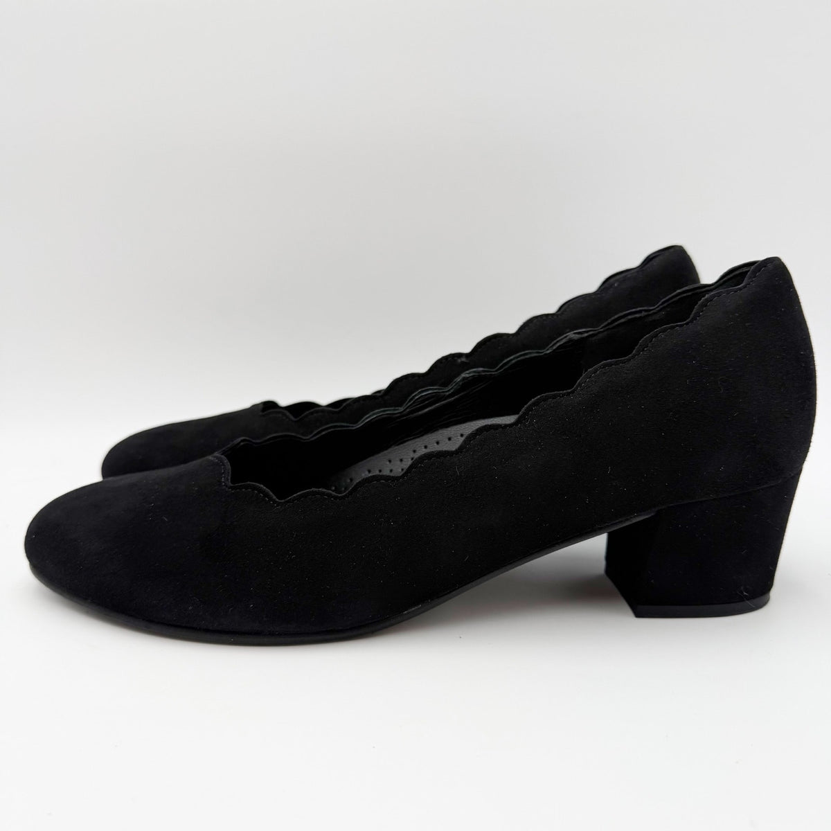 Gabor Womens 32.221 Pumps Size 9.5 Black Suede Scallop Heels NIB