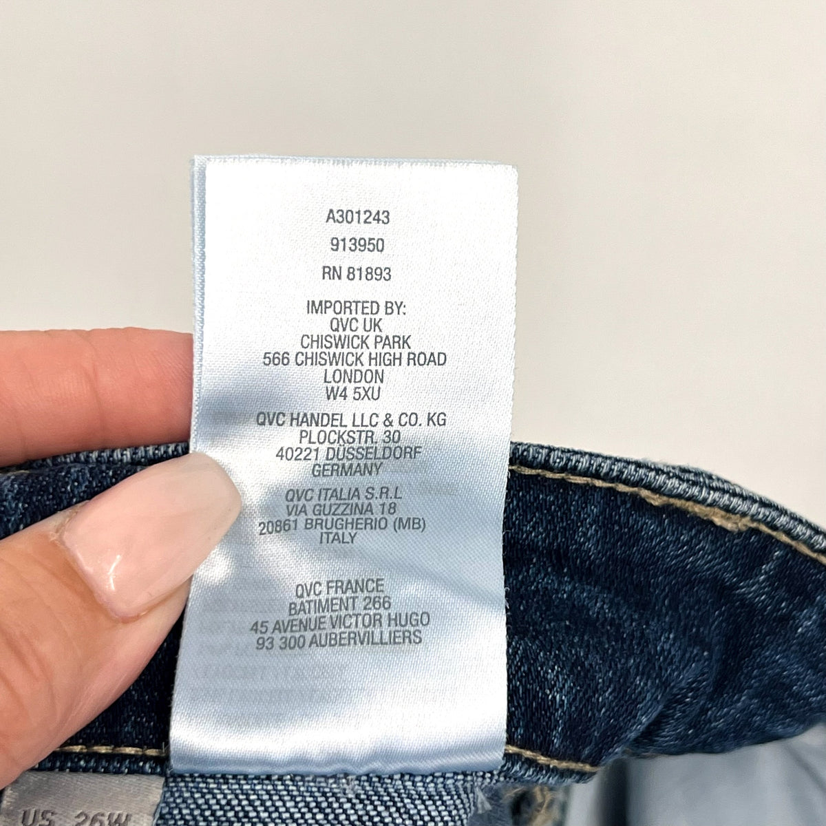 LOGO LORI GOLDSTEIN Capri Jeans Size 26W Blue Deep Indigo Eyelet Cuff NWOT