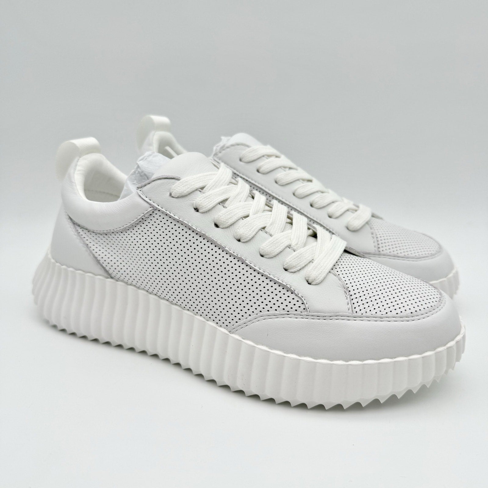 Steve Madden Womens Shock Sneakers US 7.5 M White Leather Platform NIB