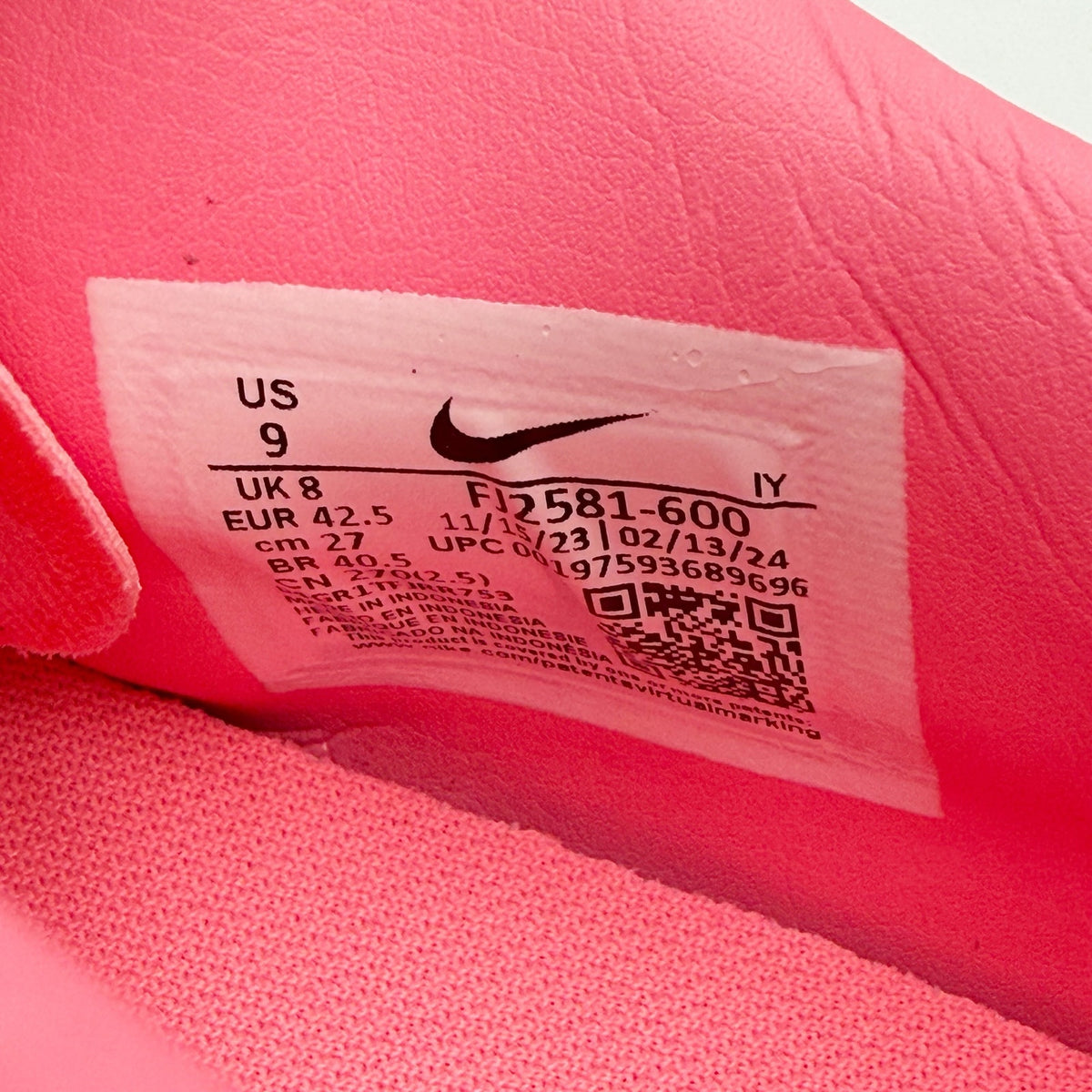 Nike Mens Phantom GX II Academy Indoor Court Soccer Shoe Size 9 Pink FJ2581 NWOB