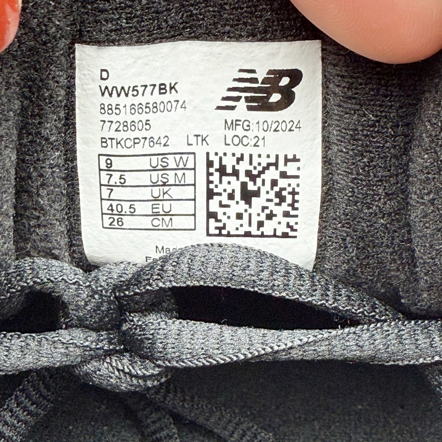 New Balance Womens 577 Walking Sneakers US 9 Wide Black Leather Athletic NIB