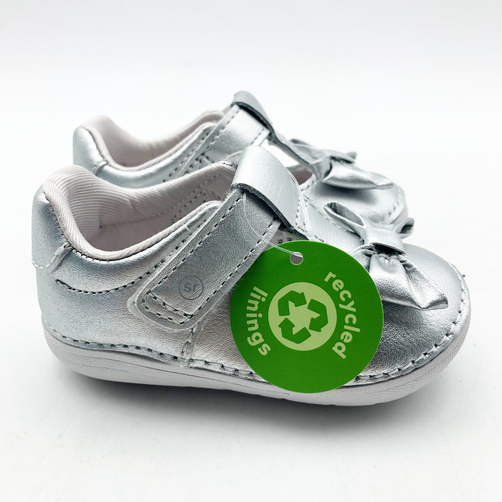Stride Rite Girls Ashtyn Mary Janes Baby/ Toddler Size 6 Silver Shoes NIB