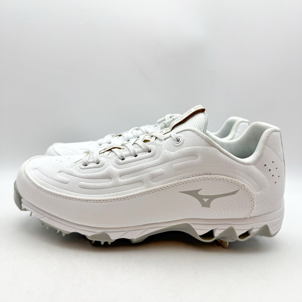 Mizuno Womens Swift 8 Low Softball Cleats Size 11 White 9-Spike Metal NWOB
