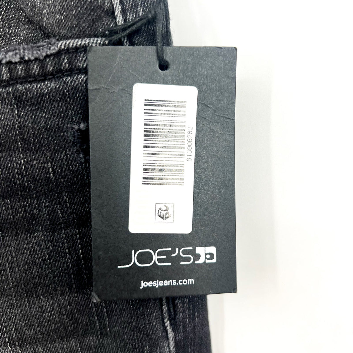 JOES JEANS Straight Crop Jeans Size 26 US 4 Black Wash Distressed Mid Rise NWT
