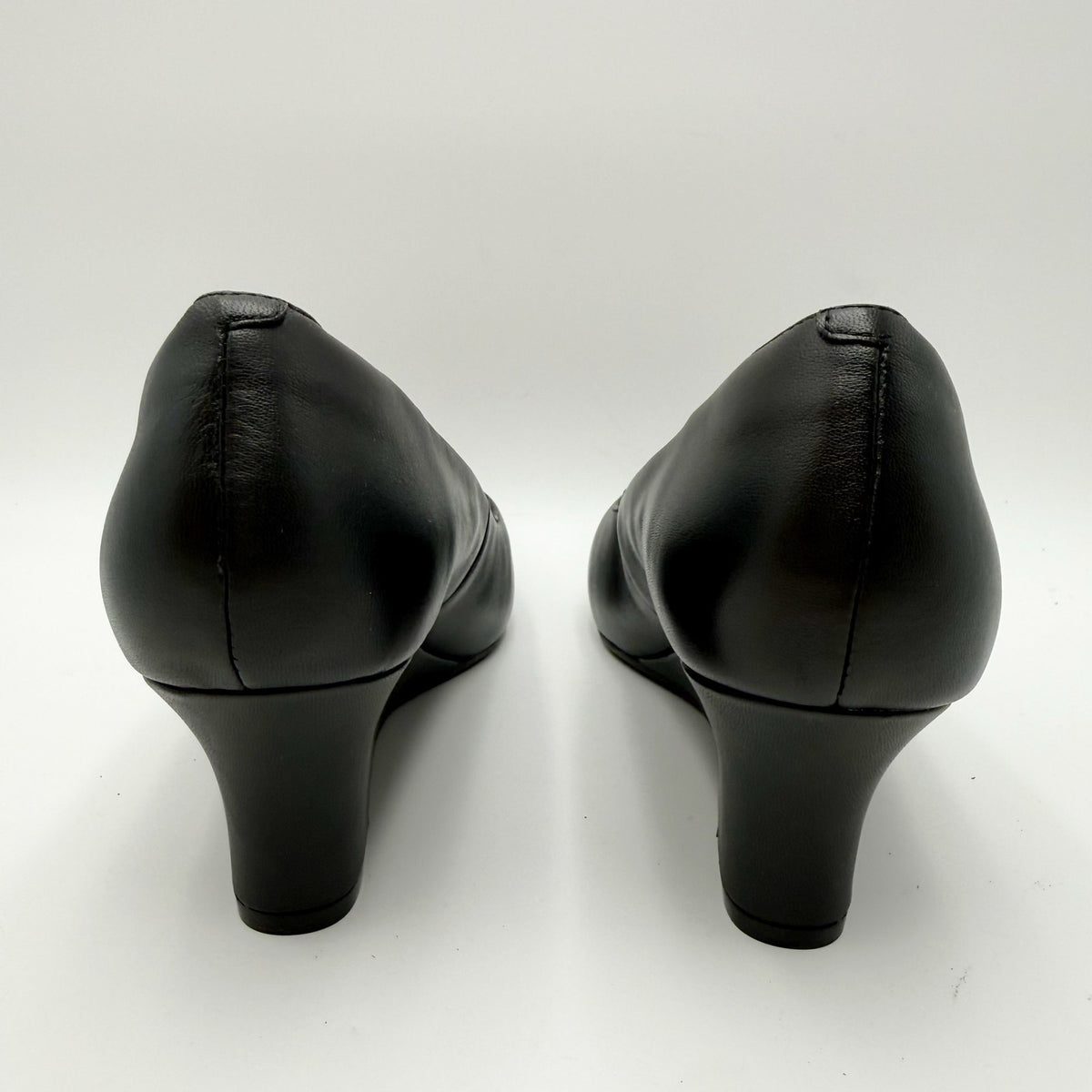 Clarks Womens Olivette Pearl Wedge Pump Size 10 Wide Black Leather NWOB