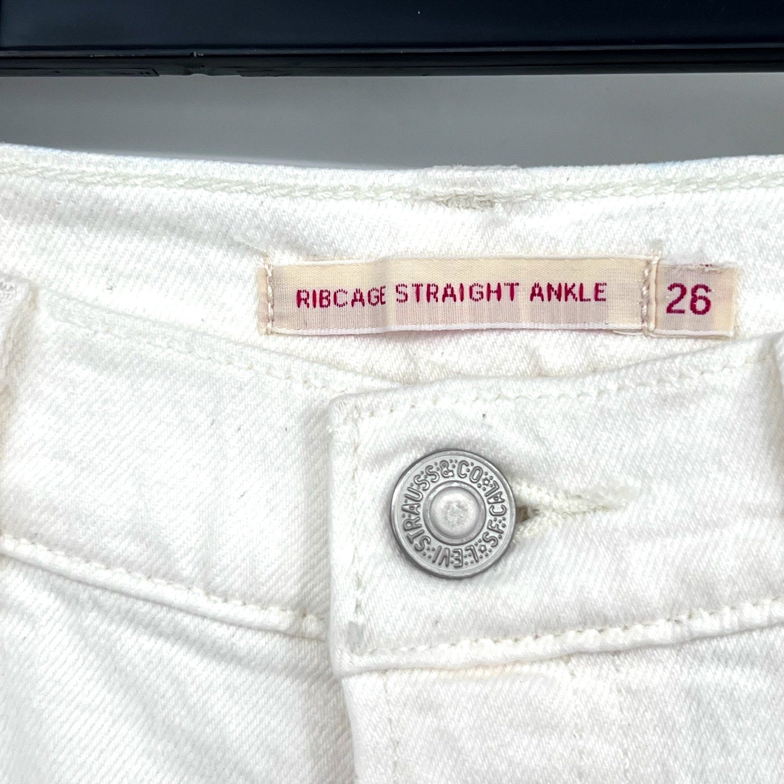 LEVI'S Women's Ribcage Straight Ankle Jeans 26x27 US 2 Cloud White 726930076 NWT