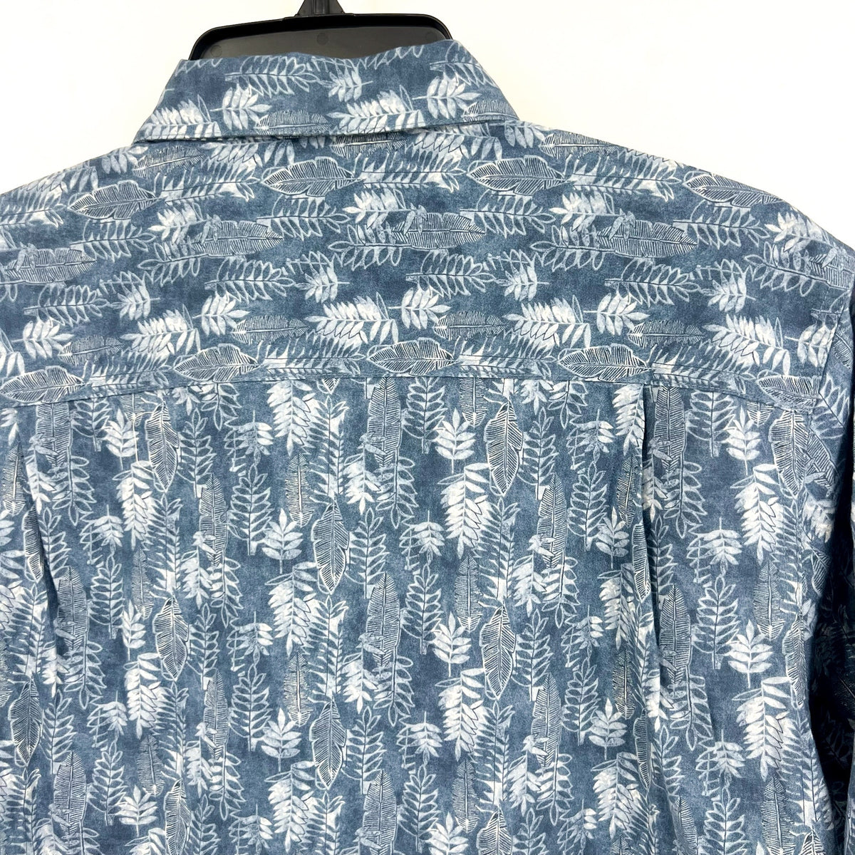 L.L. BEAN Mens Tropics Print Short-Sleeve Shirt Small Storm Blue Leaves NWT