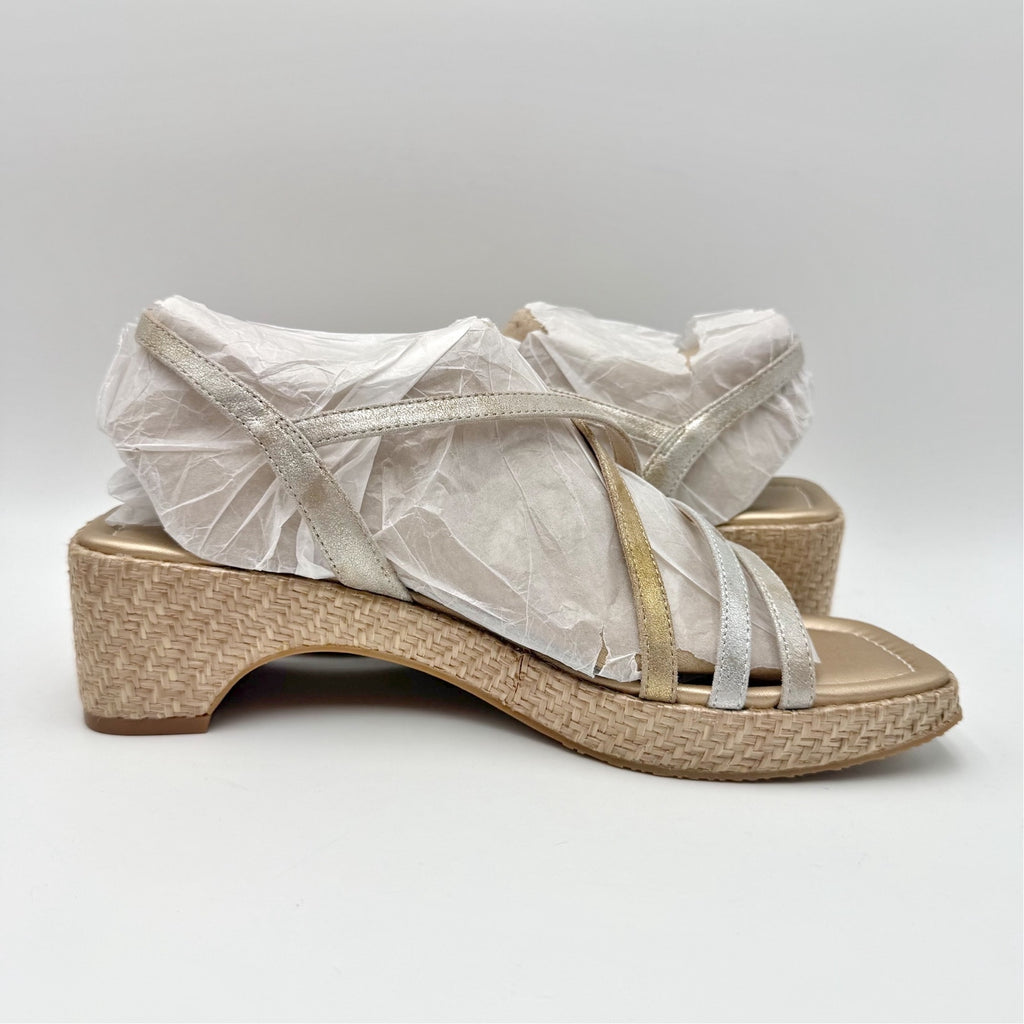 Donald Pliner Womens Rosalie Sandals Size 8 Metallic Silver Gold Leather NWOB