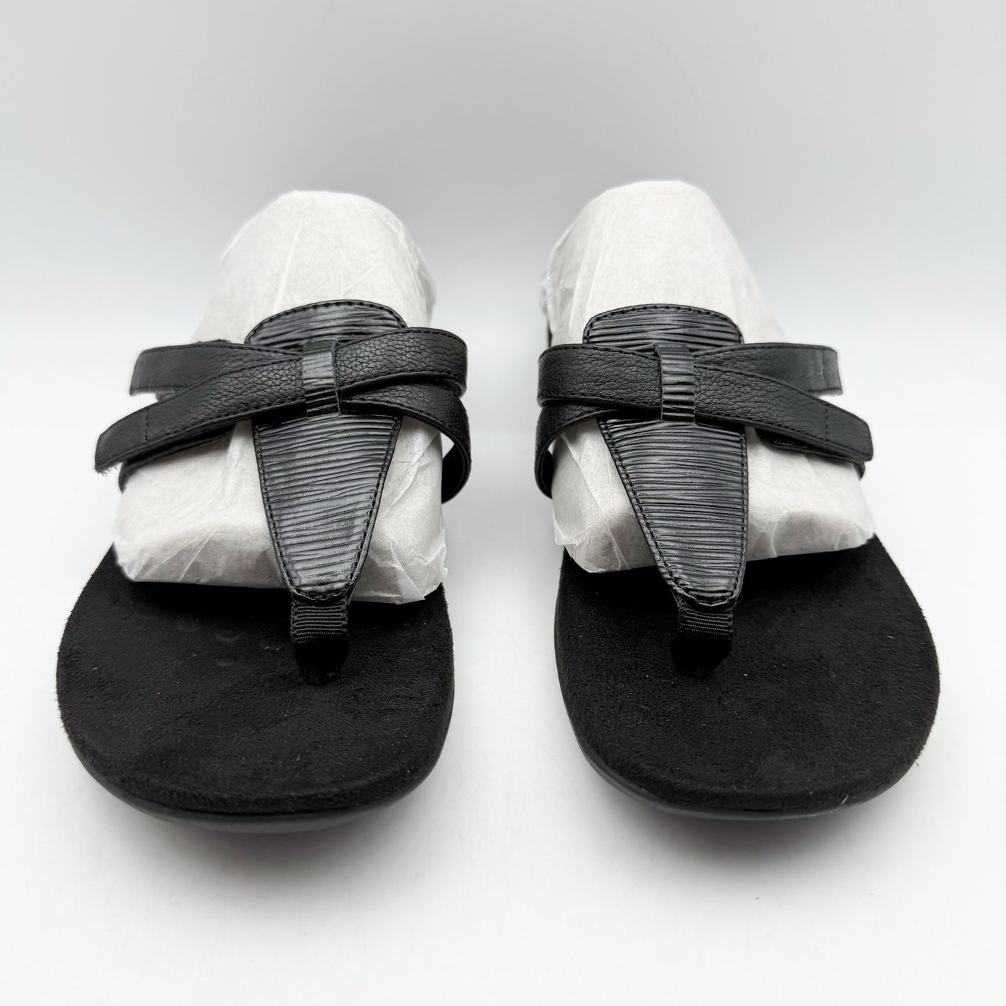 Vionic Womens Karley Thong Sandals US 6 EU 36 Black Leather Slip On NIB