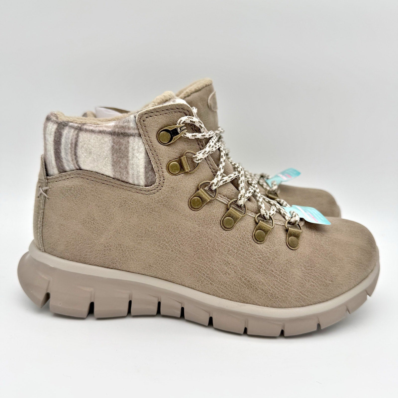 Skechers Womens Synergy Hiking Boot US 5.5 EU 35.5 Taupe Water Repellent NIB