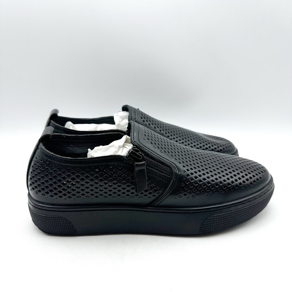 Propet Womens Kate Casual Sneaker Size 7.5 Black Perforated Leather Slip-On NWOB
