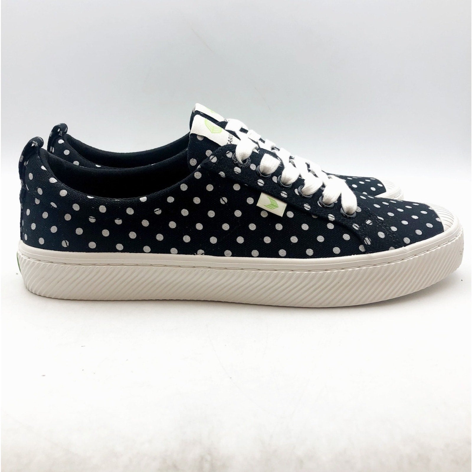 Cariuma Womens OCA Low Sneakers Size 7 Black White Polka Dot Canvas NIB