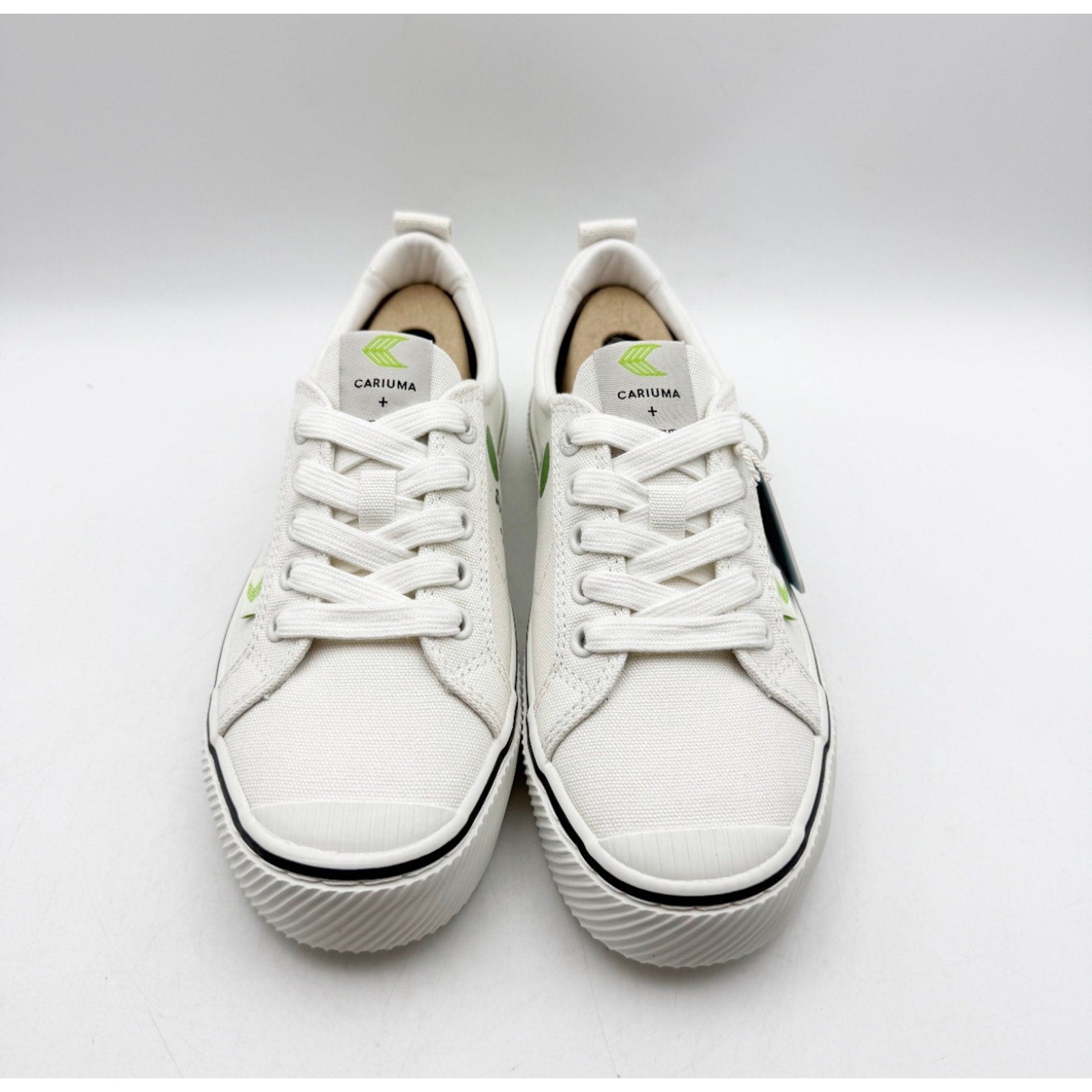 Cariuma X Peanuts Womens OCA Low Skate Sneakers Size 9.5 White Canvas Snoopy NIB