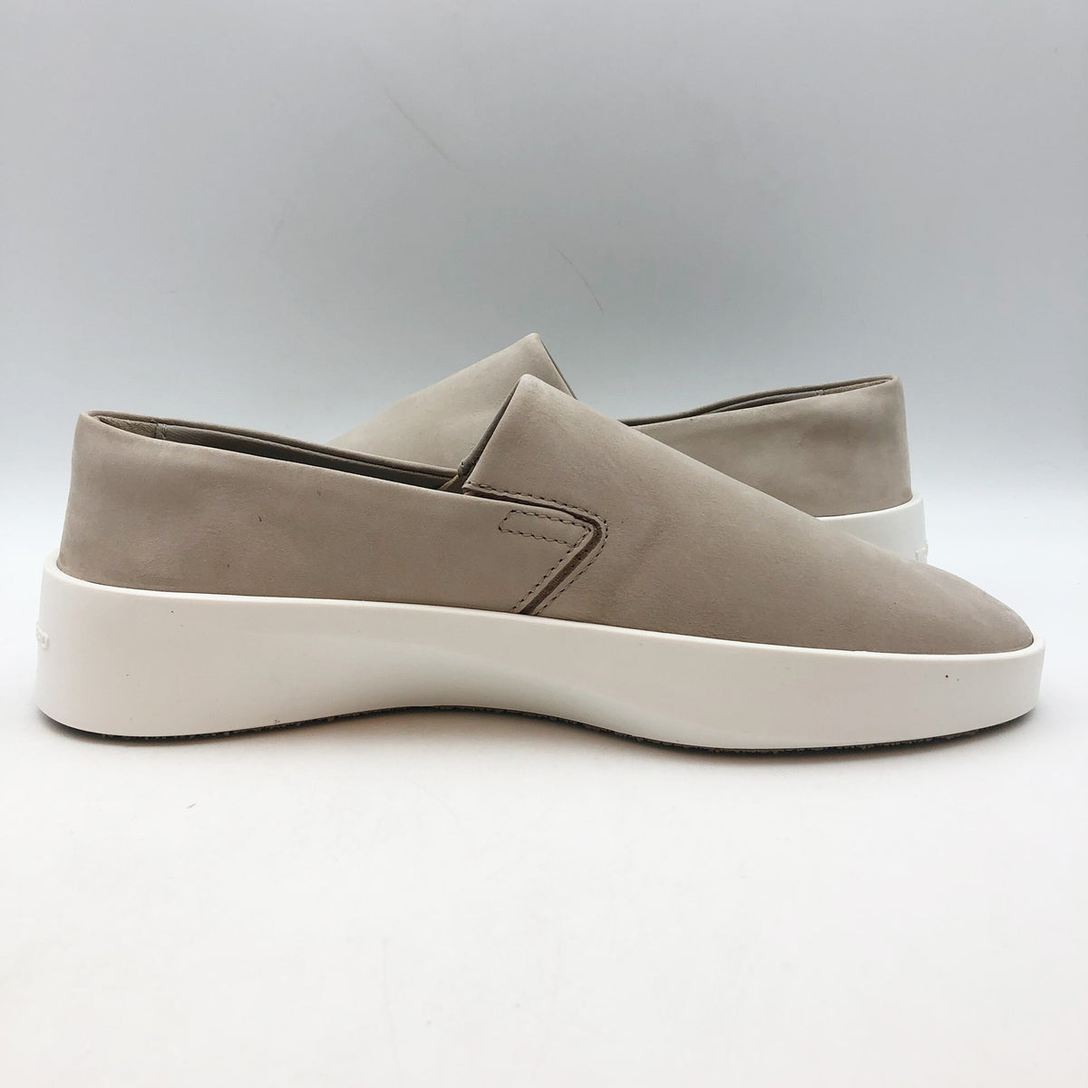 Wolf & Shepherd Womens Cruise Slip On Shoes Size 8 Warm Grey Leather NIB