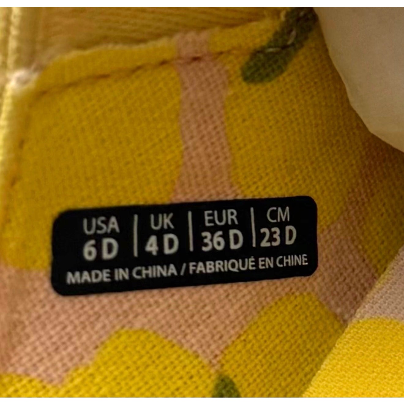 Spenco Women's Siesta Bokeh Layered Clogs 6 WIDE Sundress Yellow Slip-On NIB
