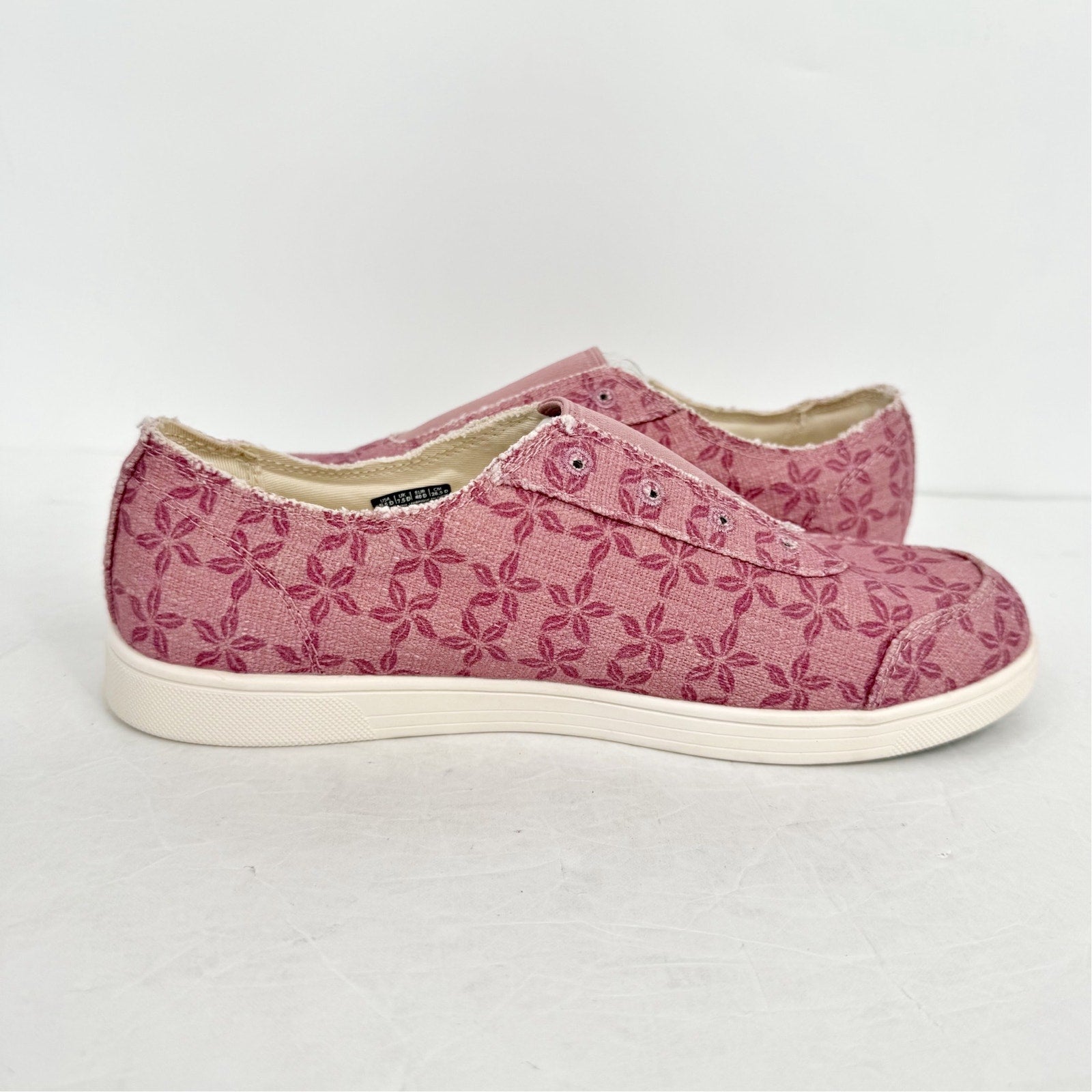 Spenco Womens Santa Maria Batik Sneakers US 9.5 WIDE Pink Canvas Casual NIB