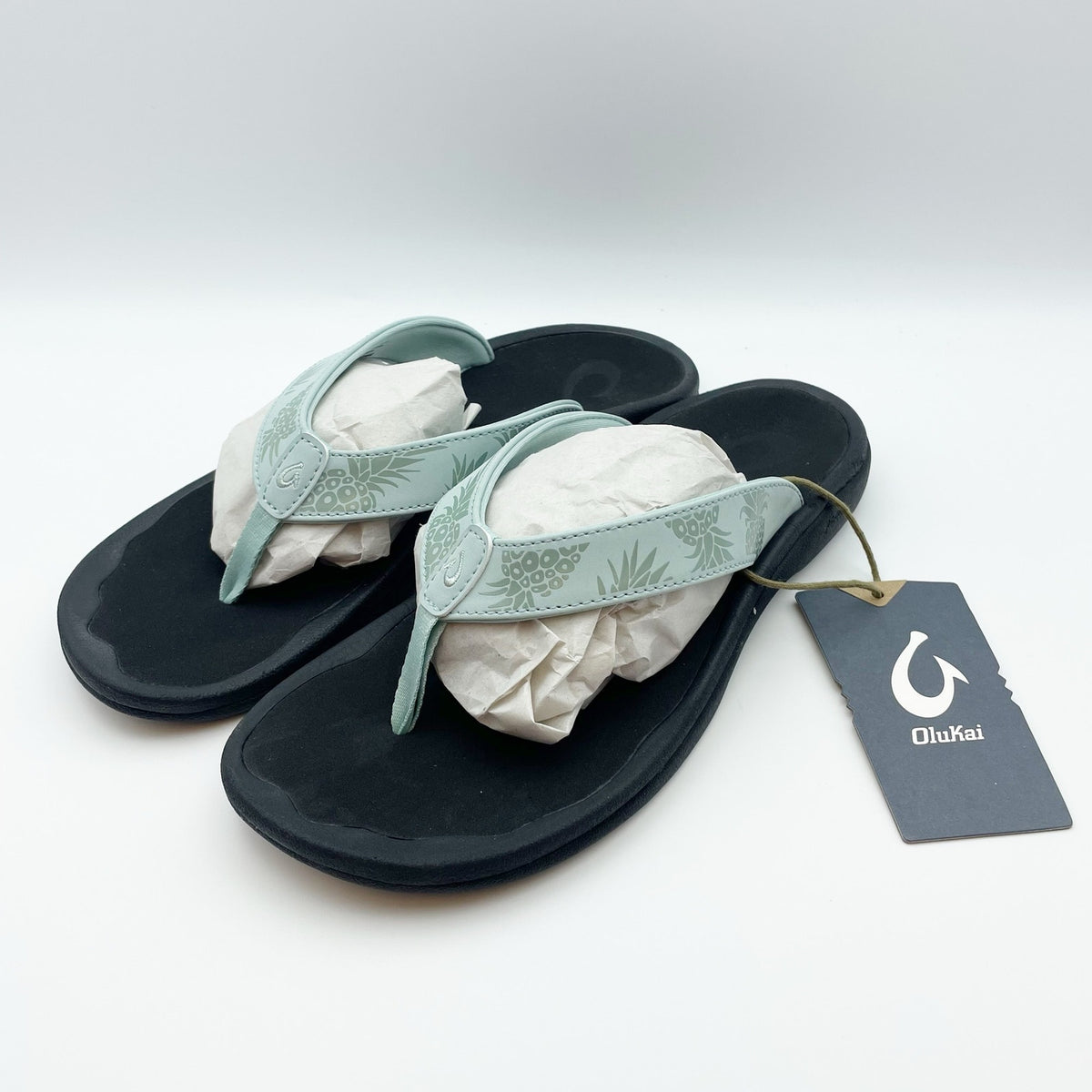 OluKai Womens Ohana Flip Flop Sandals Size 7 Blue Swell Hua Pineapple Print NIB