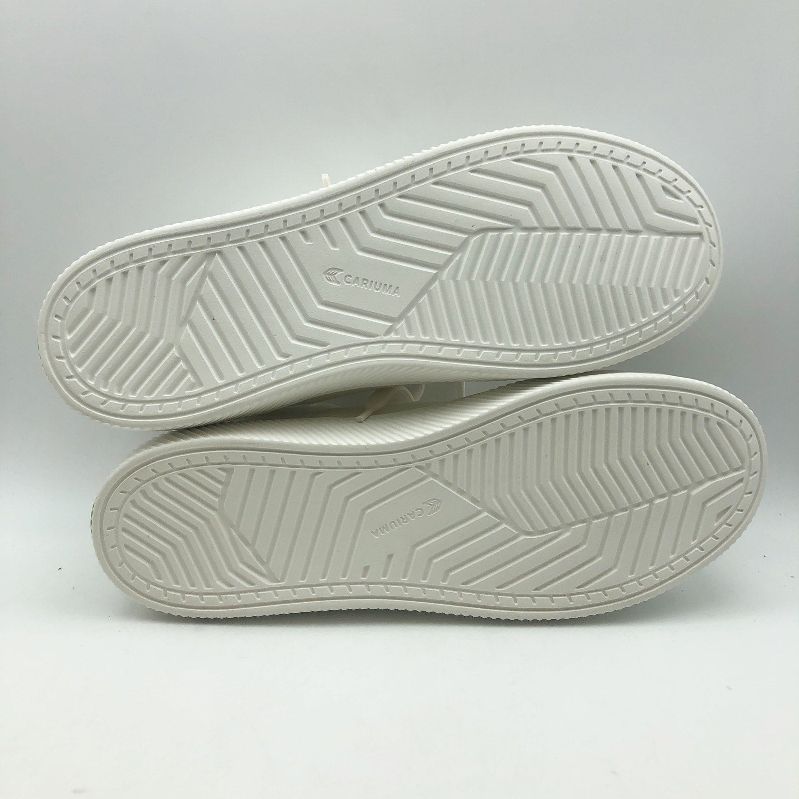 Cariuma IBI Low Sneakers Womens 10.5 Mens 9 Off White Bamboo Knit Casual NIB