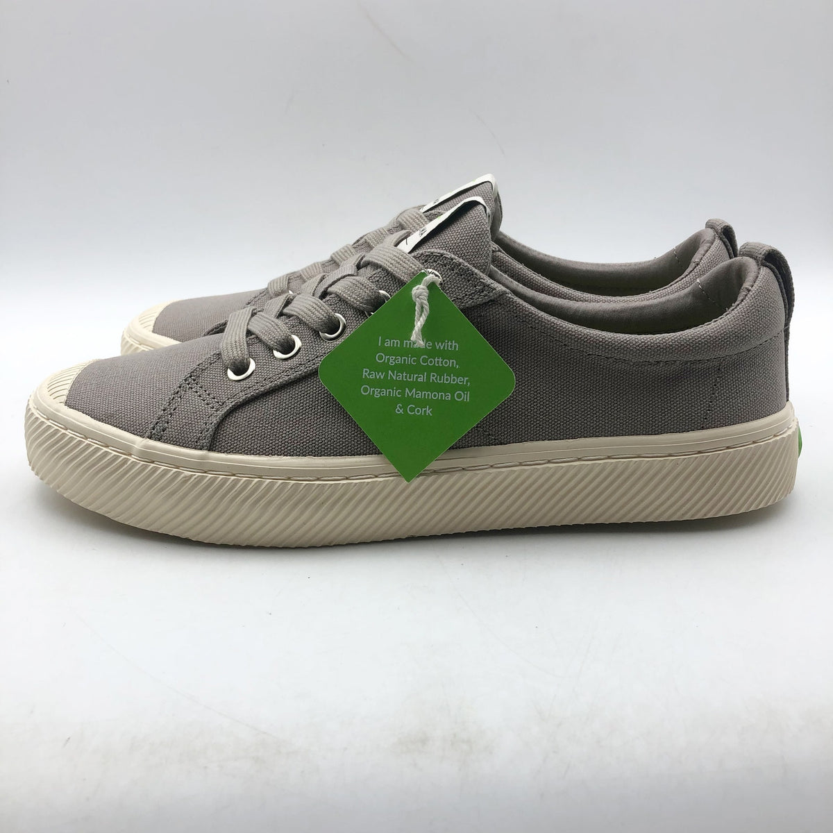 Cariuma OCA Low Canvas Sneakers Men's 9.5 Women's 11 Mystic Grey NIB