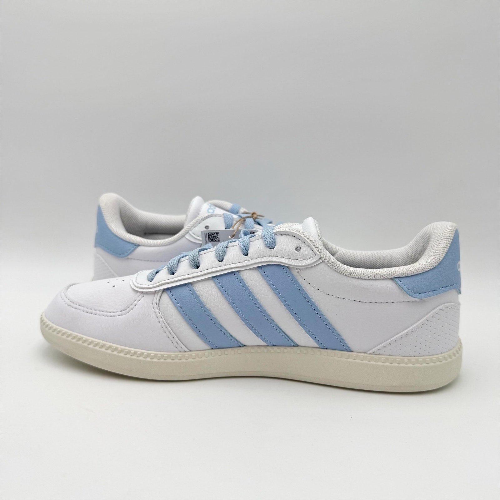 Adidas Womens Breaknet Sleek Casual Sneaker Size 6.5 White Blue NWT