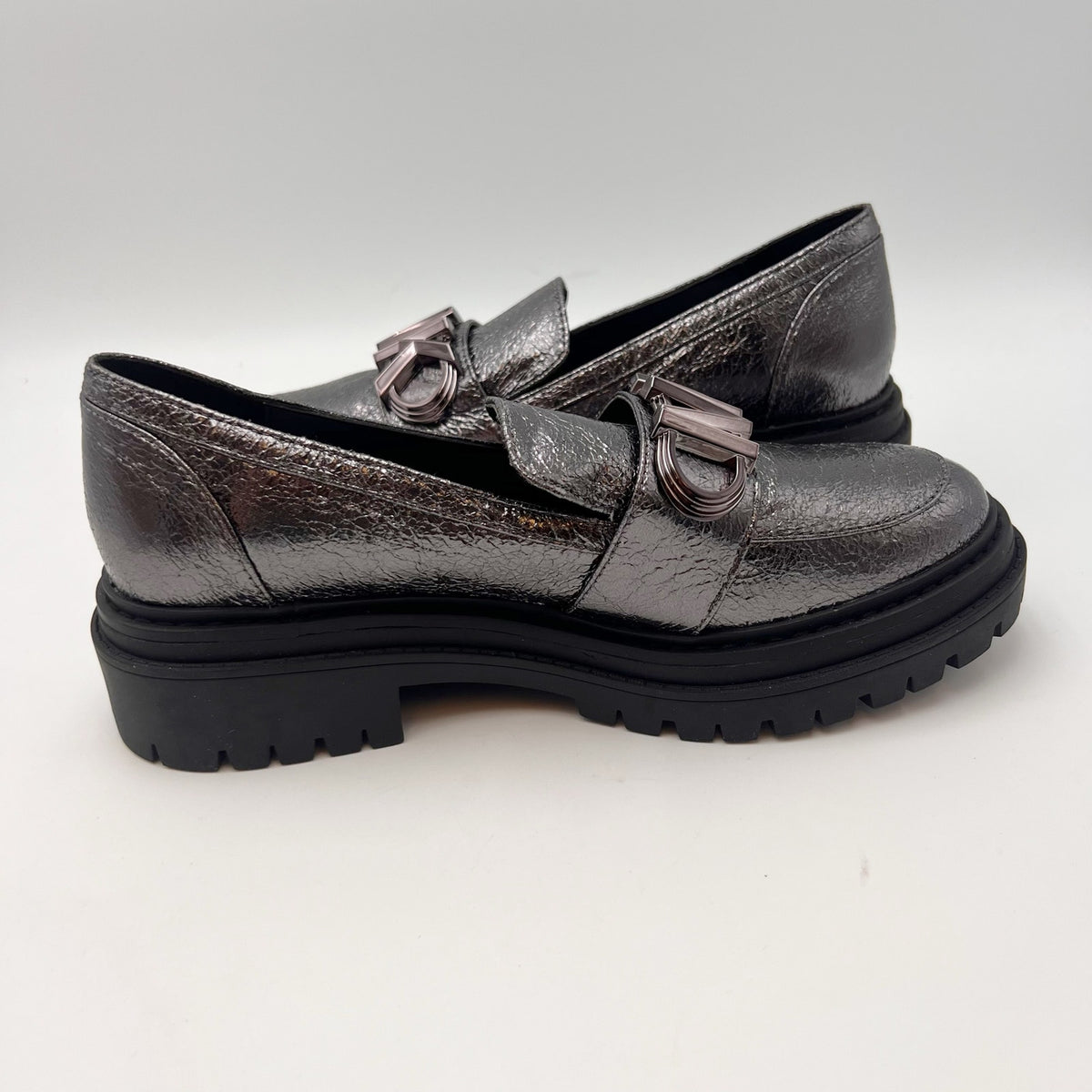 Micheal Kors Womens Parker Lug Loafers Size 6 M Metallic Grey NWOB