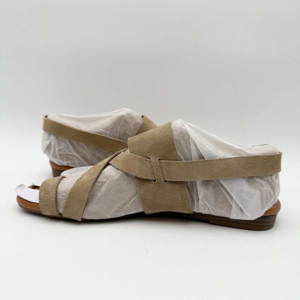 Franco Sarto Womens Gia Flat Sandals Size 7.5 M EU 38 Taupe Tan Suede NWOB