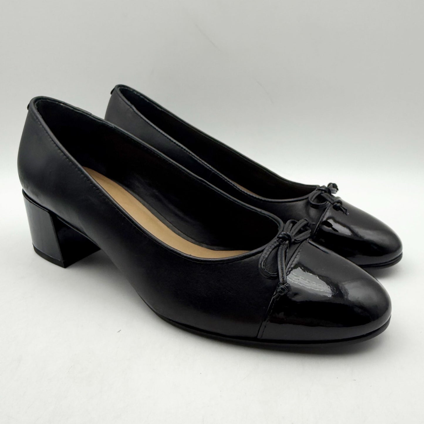 Bernardo Womens Marisol Cap-Toe Pump US 8.5 M Black Leather NWOB
