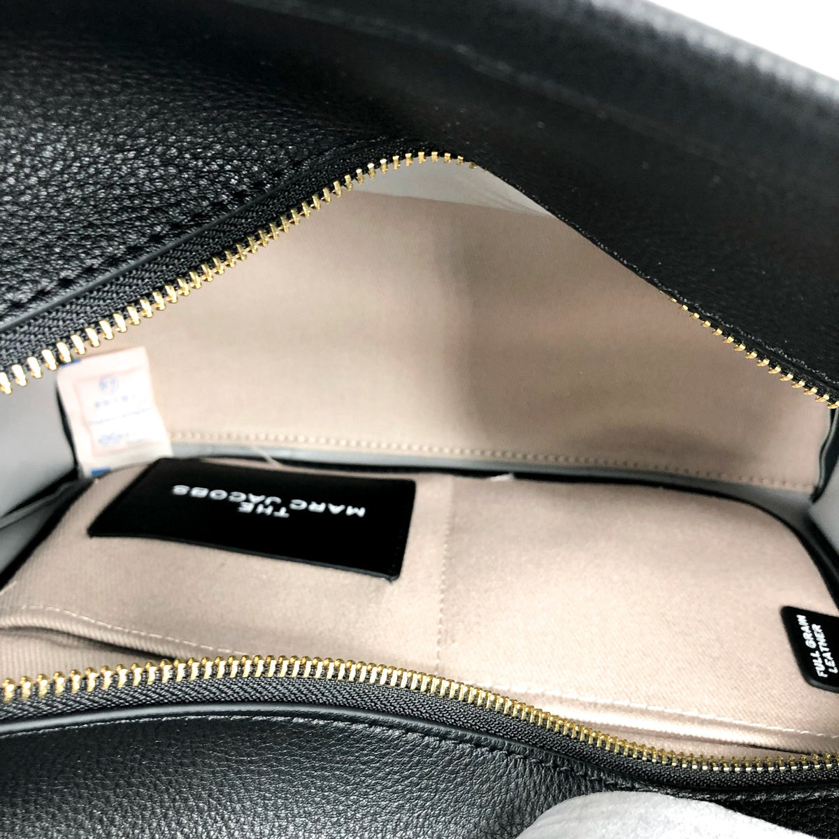 MARC JACOBS The Leather Medium "The Tote Bag" Black Zipper Top H004L01PF21 NWT