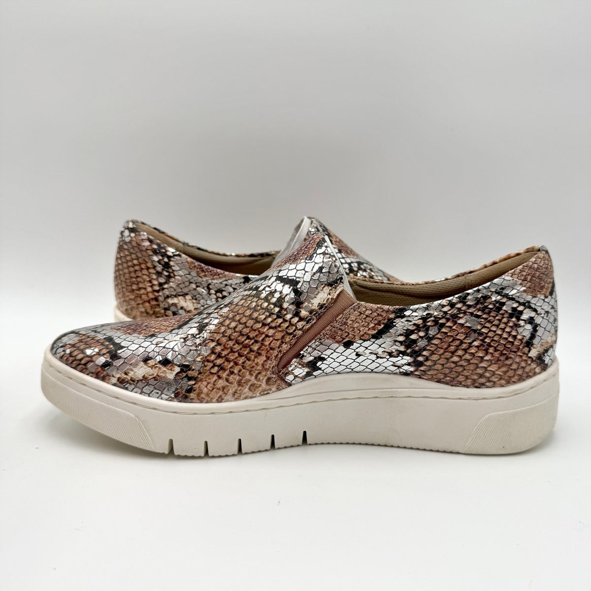 Naturalizer Womens Hawthorn Sneakers Size 7 Wide Tan Snake Leather Slip On NIB