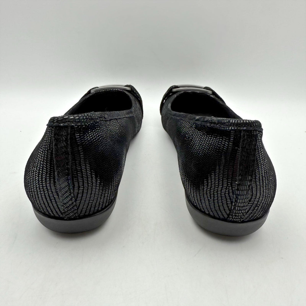 Trotters Womens Sizzle Flats US 7 Narrow EU 37.5 Black Leather Slip On NWOB