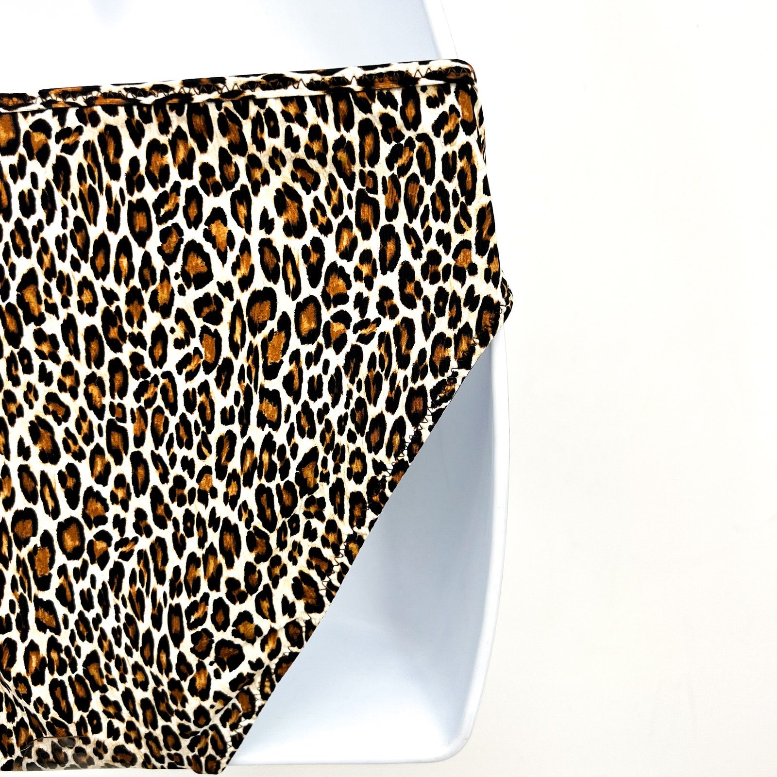 TOMMY BAHAMA Lily Cat Reversible Hipster Bikini Bottoms Medium Black Printed NWT