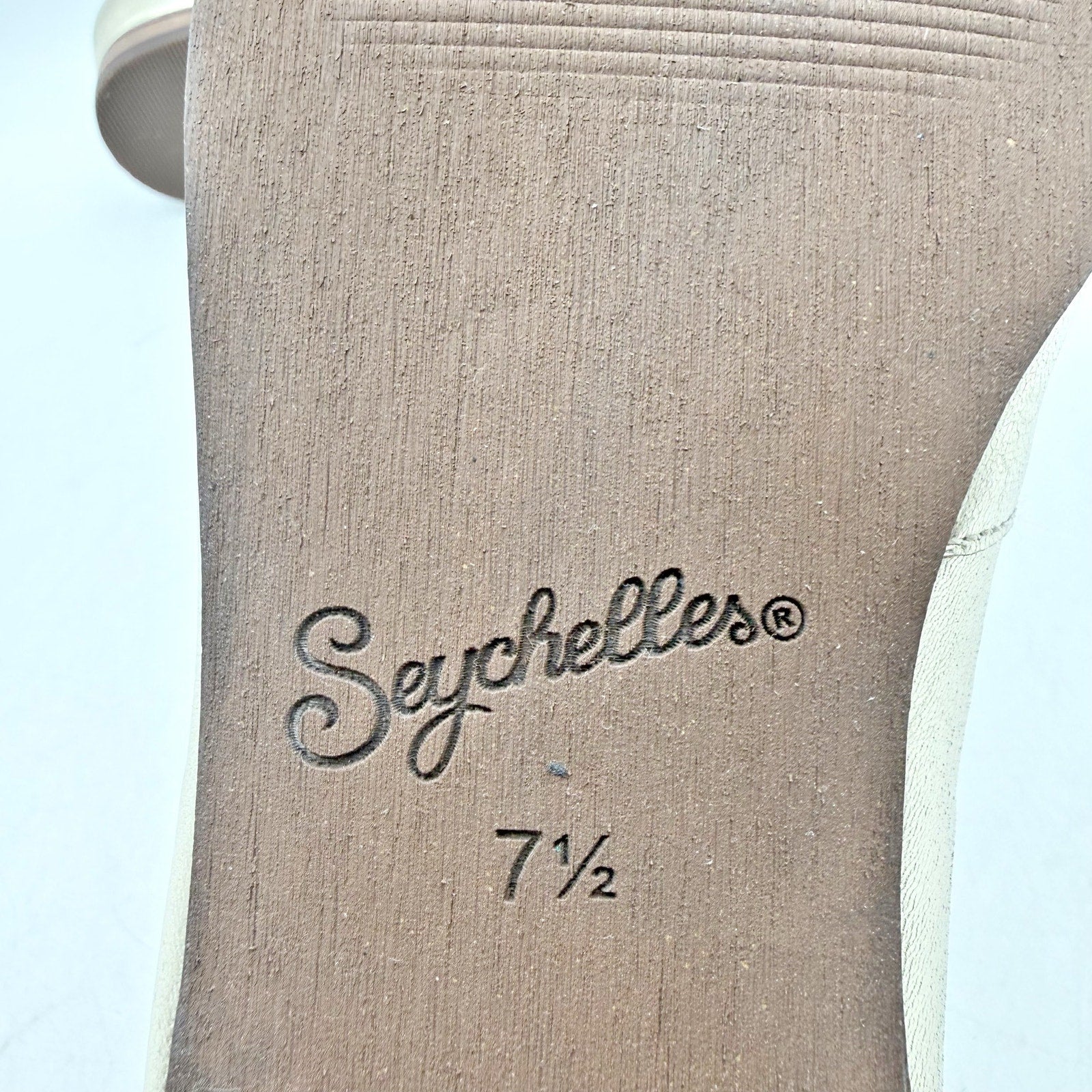 Seychelles Women Little Things Flats US 7.5 EU 38 Platinum Gold Leather NWOB