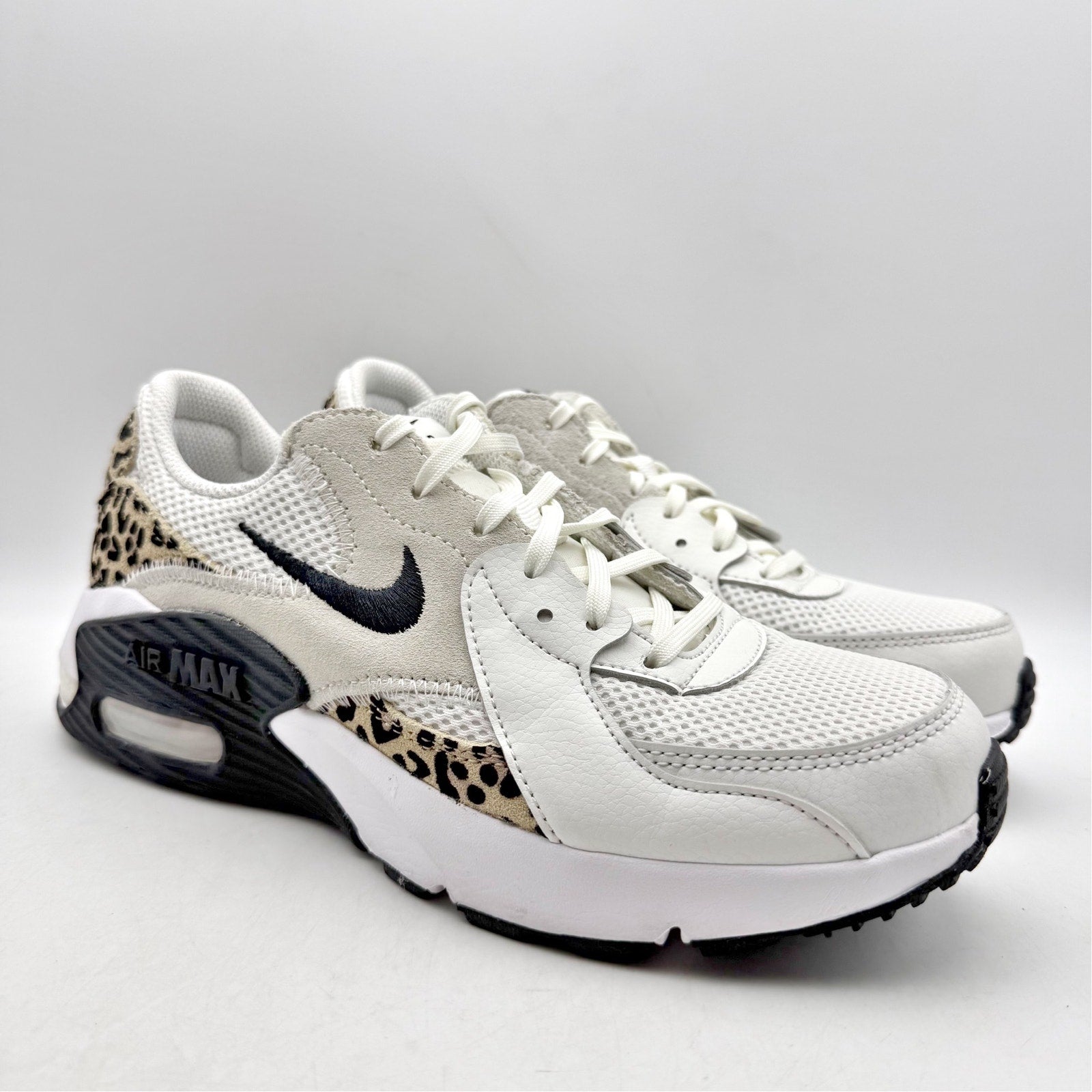 Nike Womens Air Max Excee Casual Sneakers US 7.5 White Leopard Athletic NWOB