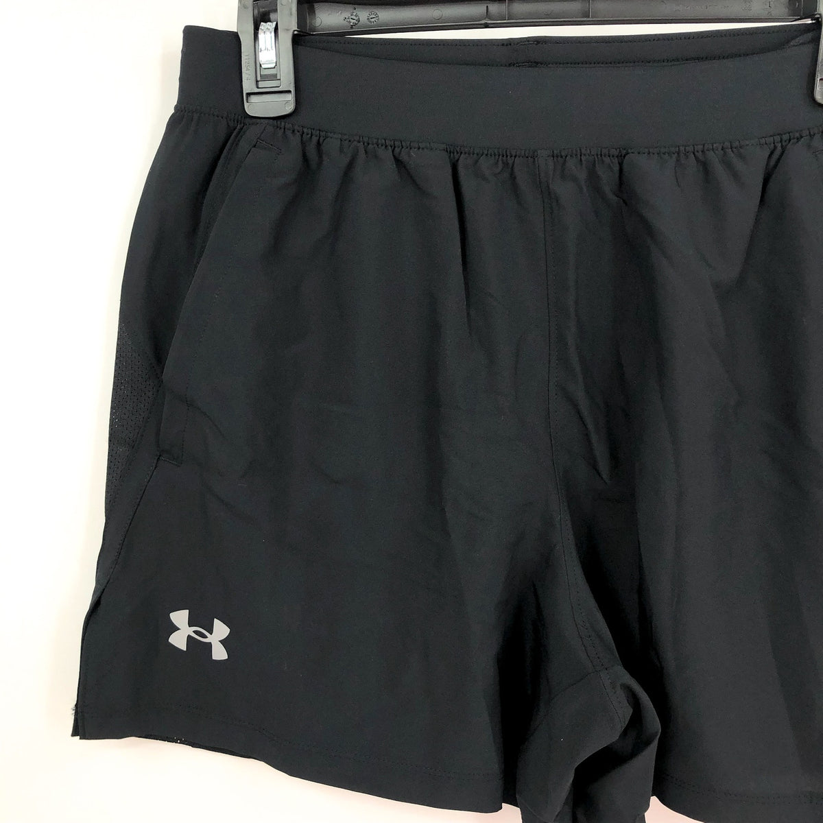 UNDER ARMOUR Men's UA Launch Athletic Shorts Medium Black 5'' Inseam NWT