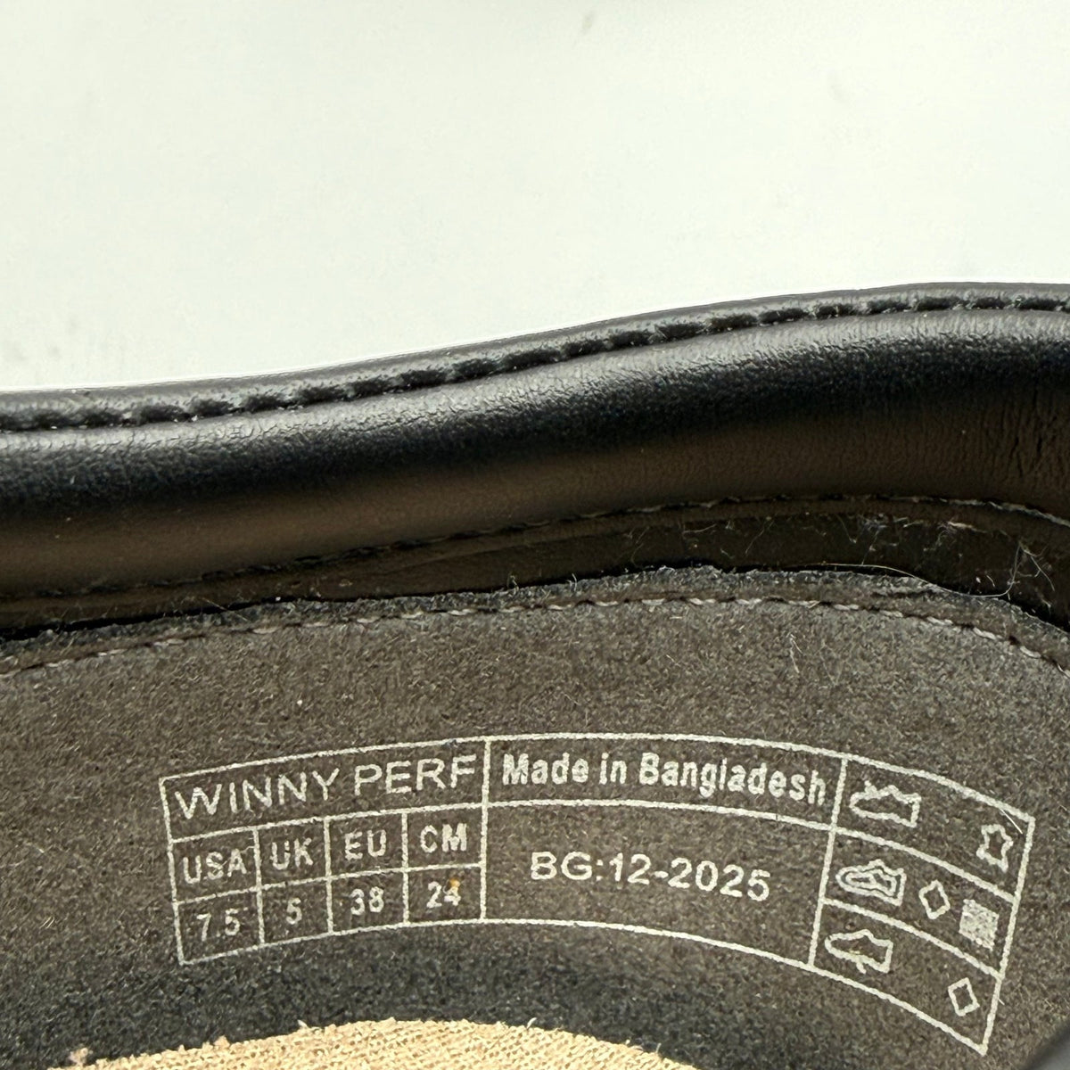 Vionic Womens Winny Perf Perforated Casual Sneakers Size 7.5 Black Leather NIB
