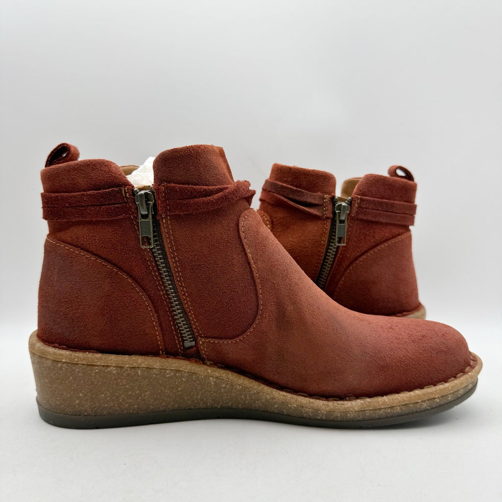 Born Womens Vaughn Ankle Booties US 10 M EU 40.5 Red Brown Suede NWOB