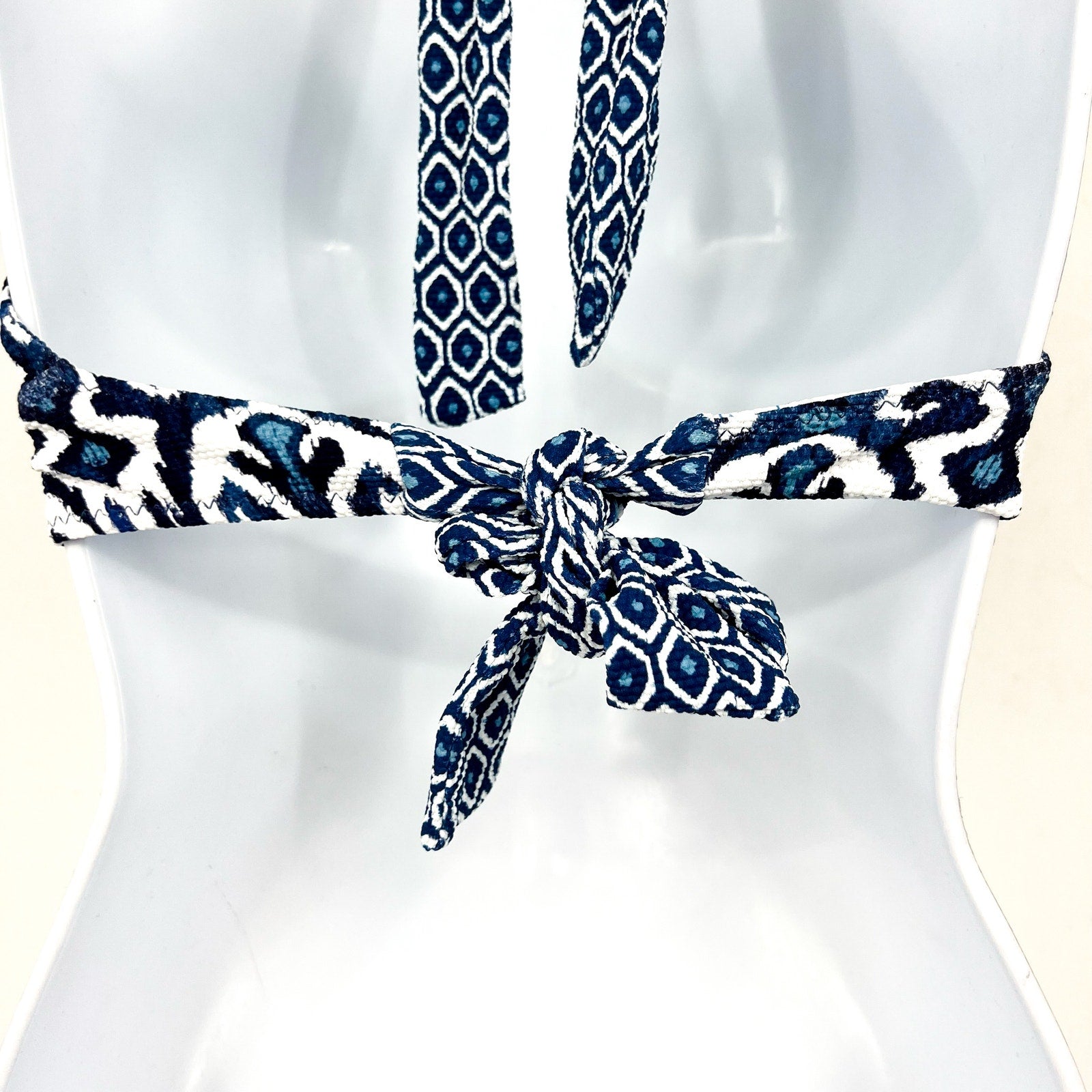 TOMMY BAHAMA Island Cays Halter Bikini Top Large Blue Blooms Reversible NWT