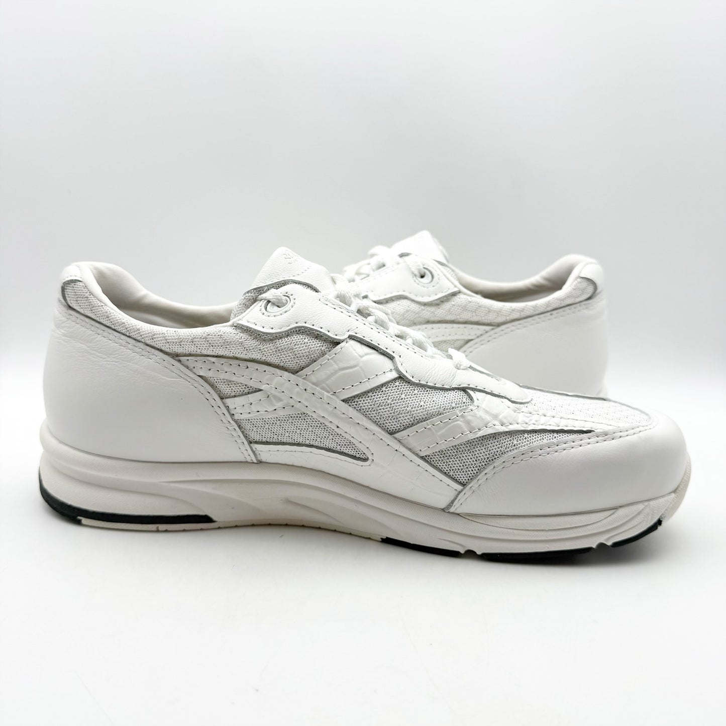 SAS Womens Tour Mesh Comfort Walking Sneaker US 9.5 M EU 40 White Leather NIB