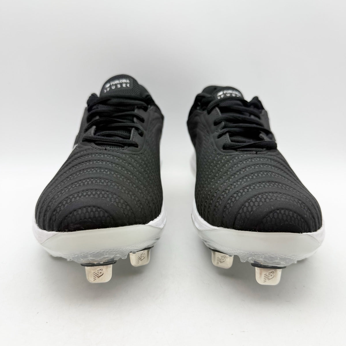 New Balance Womens FuelCell FUSE v4 Softball Cleats Size 8.5 Black Molded NWOB