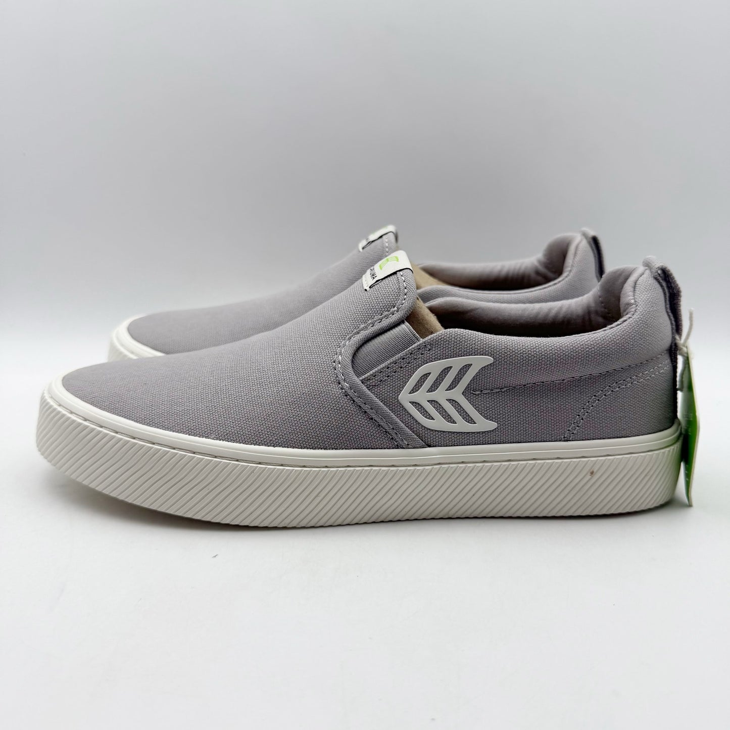 Cariuma Womens Slip On Sneaker US 8 M EU 39 Grey White Canvas Logo NIB
