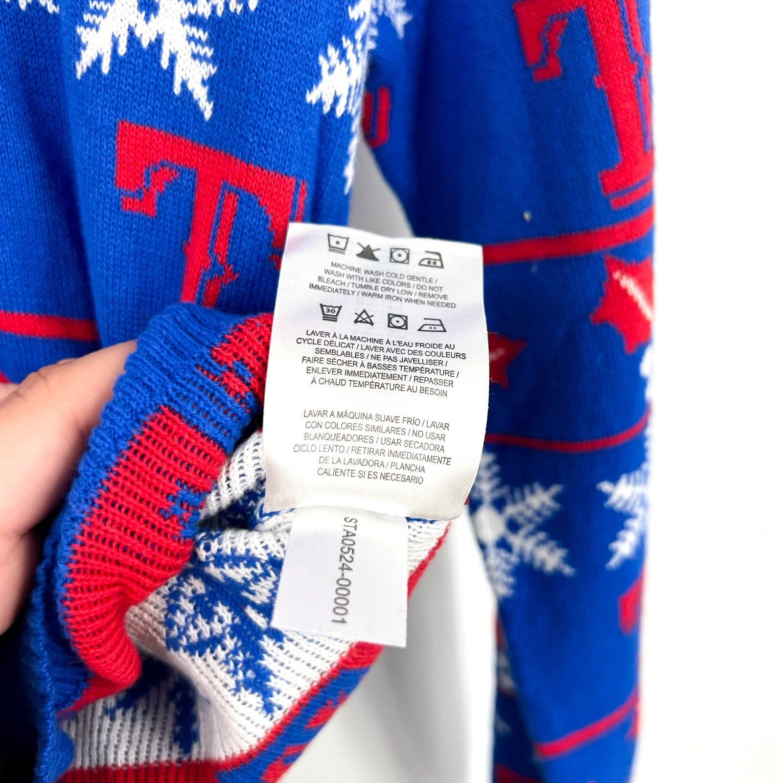 MLB GENUINE MERCHANDISE Texas Rangers T Snowflakes Sweater Small Royal Blue NWT