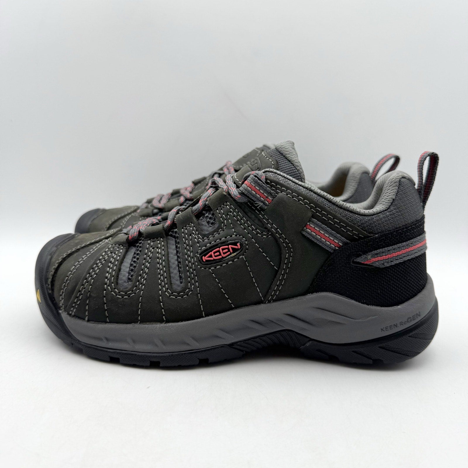 Keen Womens Flint II Steel Toe Work Sneakers Size 5 WIDE Grey Leather NIB