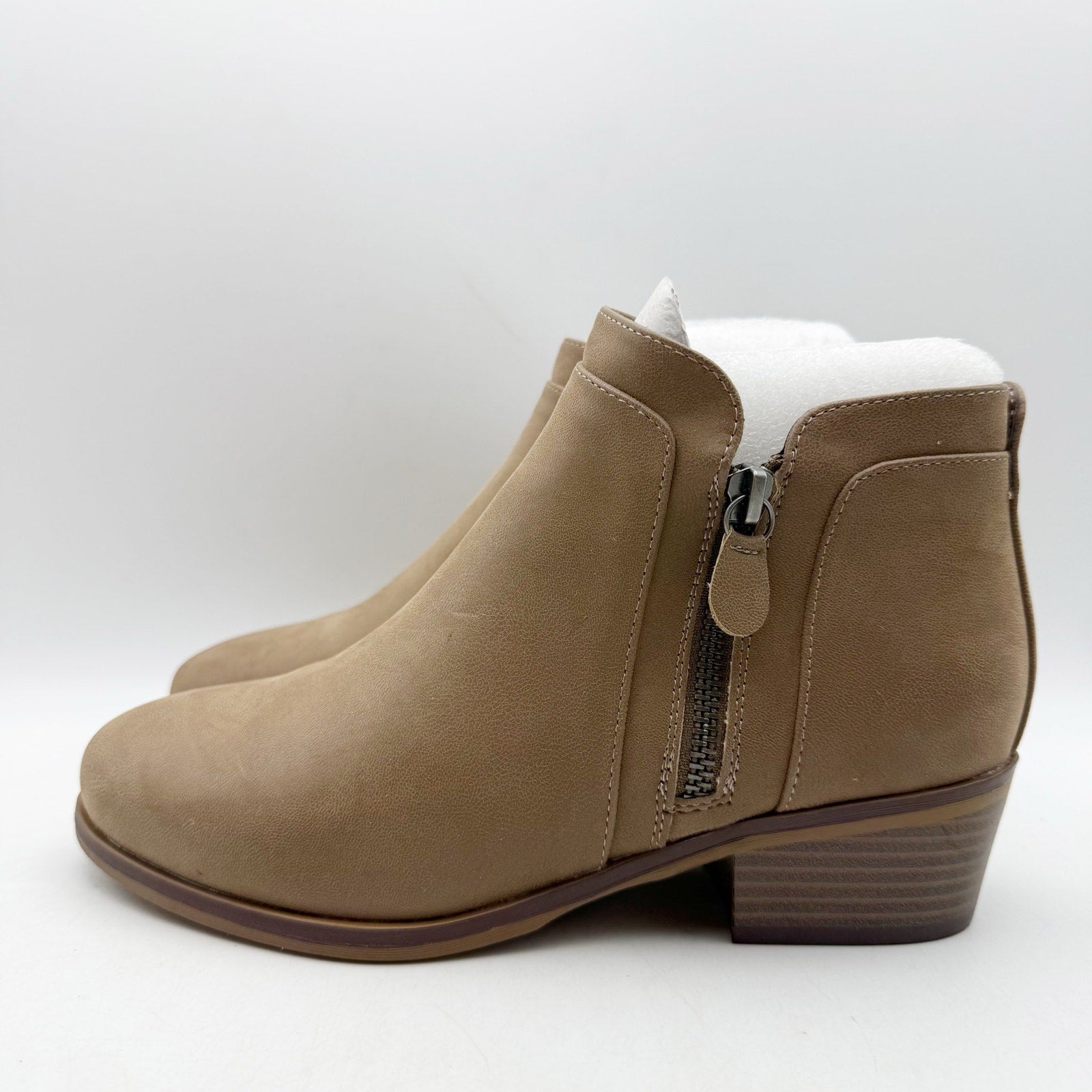 MIA Womens Kendis Ankle Bootie Size 6 Wide Taupe Tan Vegan Leather NWOB