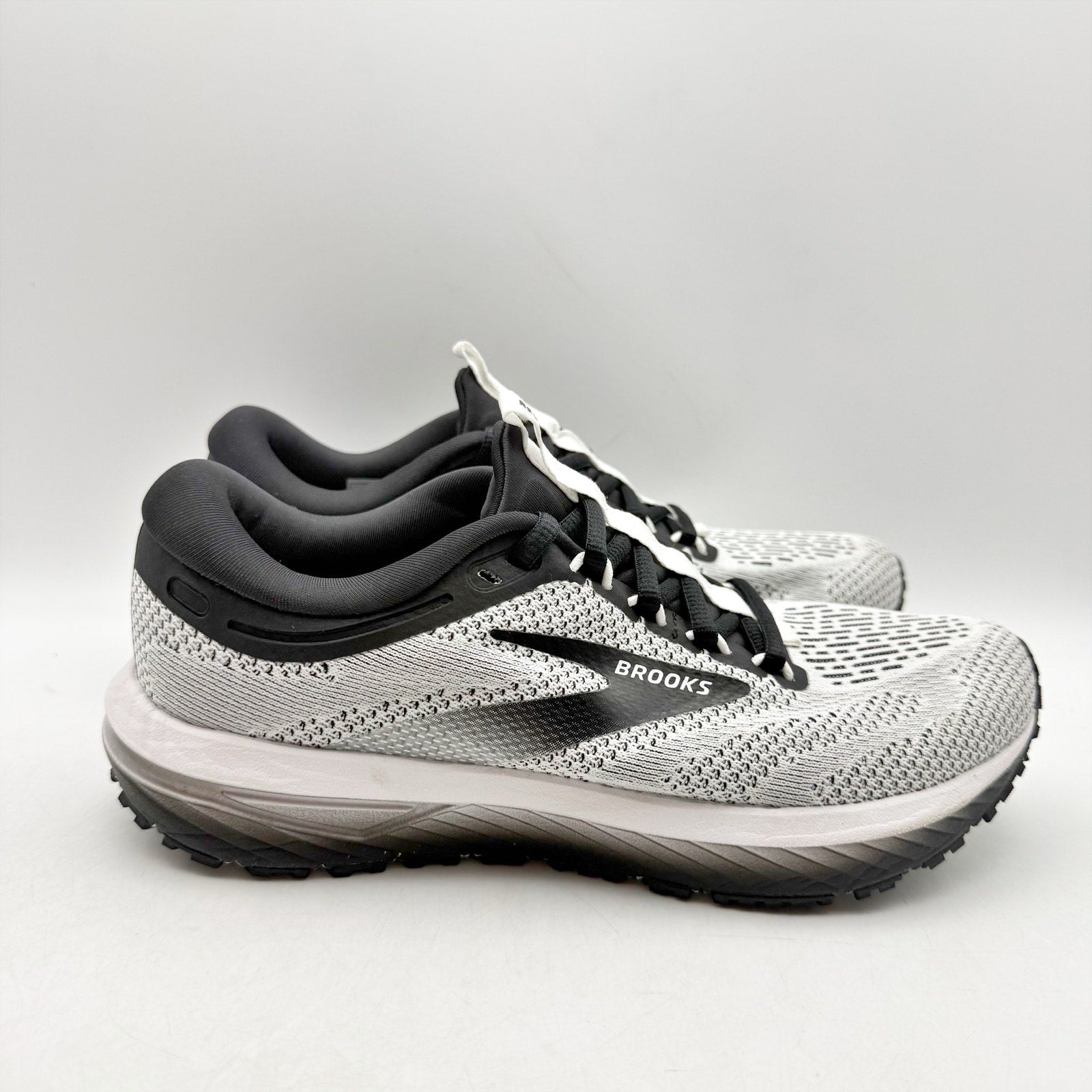 Brooks Womens Revel 7 Running Shoes US 7.5 M EU 38.5 Grey Black Athletic NWOB