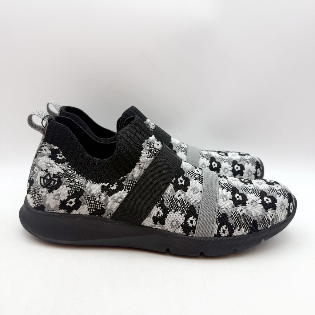 Spenco Womens Karma Stretch Sneakers US 8 M EU 38.5 Black Floral NIB