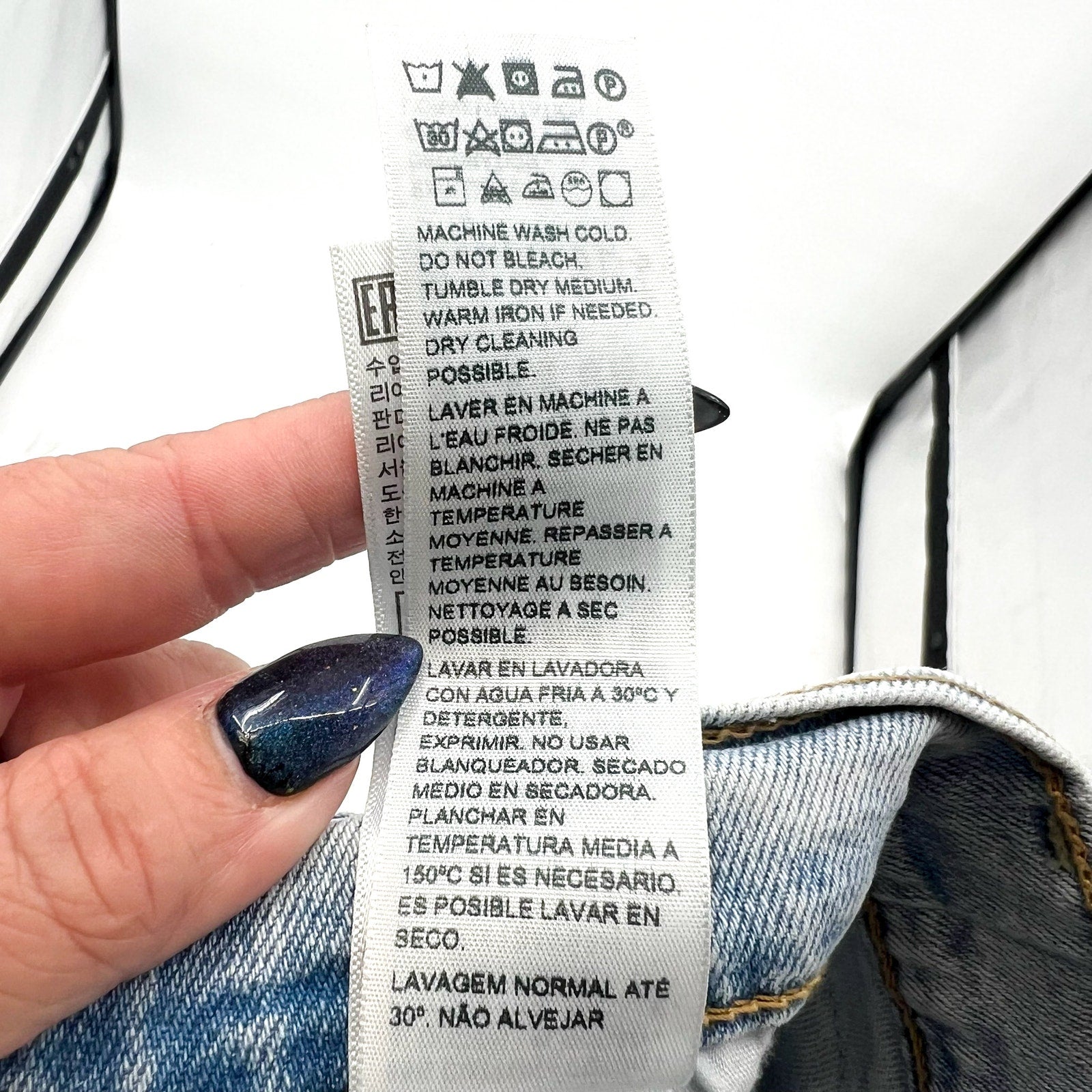LEVI'S Women's Ribcage Bell Jeans 27x32 Size 4 Light Wash A75030004 NWOT