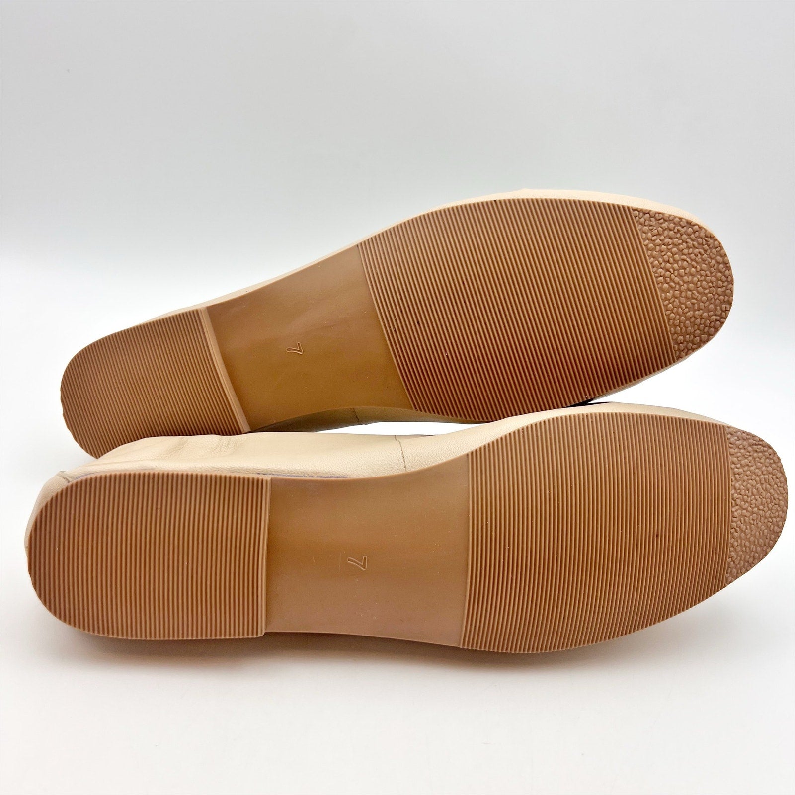 Coldwater Creek Womens Walk With Me Flex Ballet Flats Size 7 Beige Leather NIB