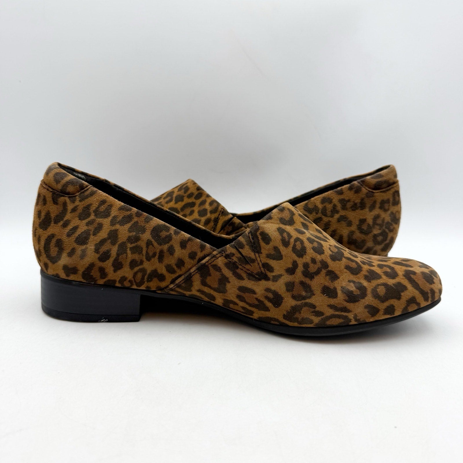Clarks Womens Juliet Palm Loafers US 8.5 Wide EU 39.5 Brown Leopard Suede NWOB
