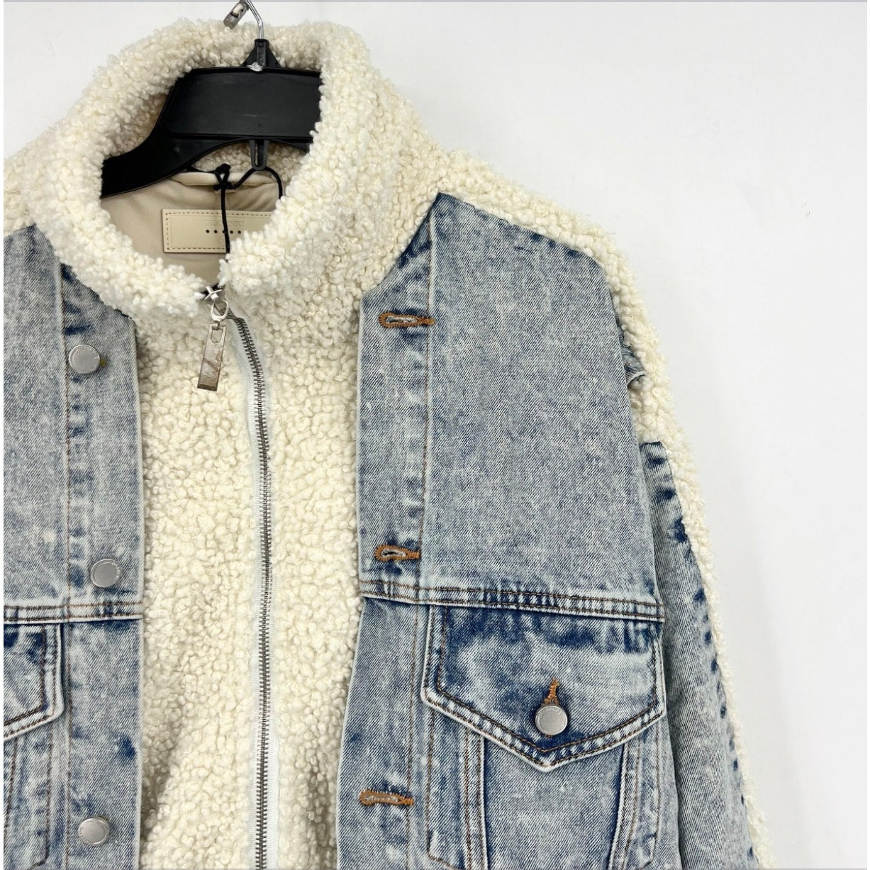 BLANKNYC Womens Denim & Faux Shearling Trucker Jacket XS Cream Blue Bear Hug NWT